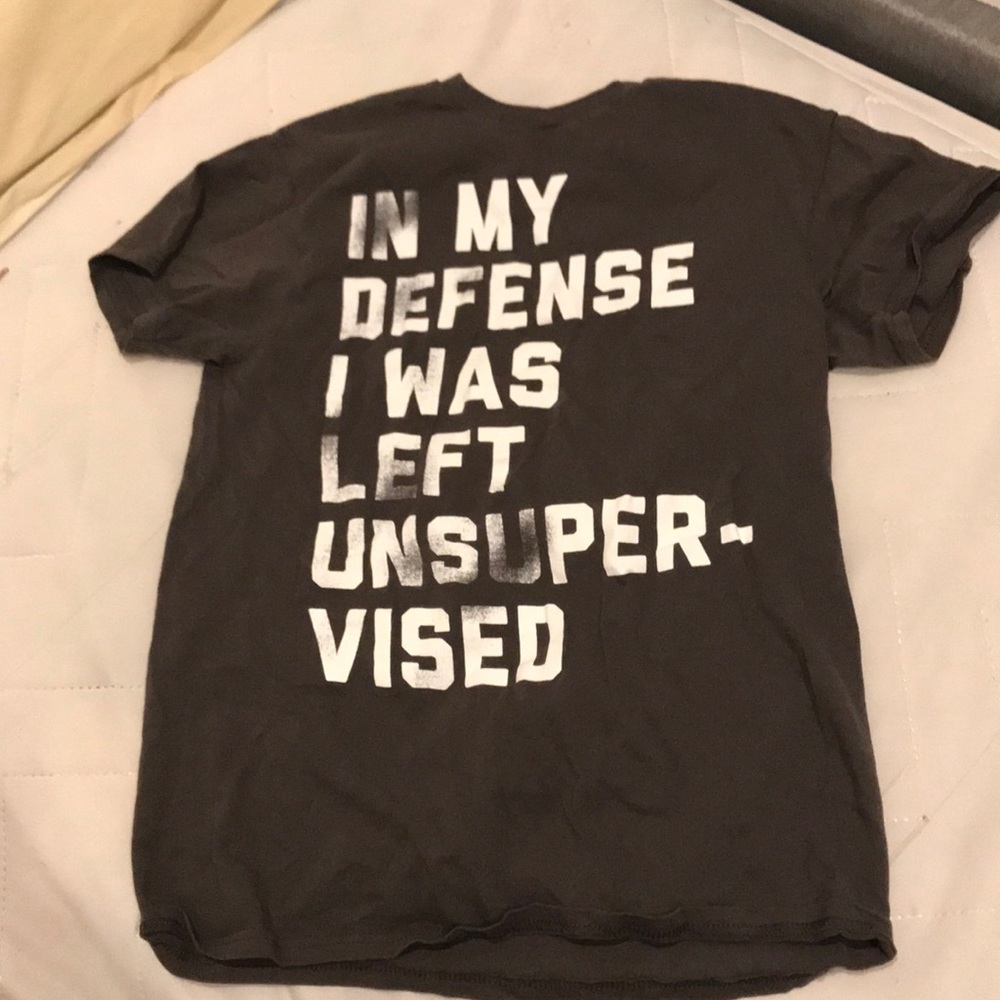 Gray tee shirt